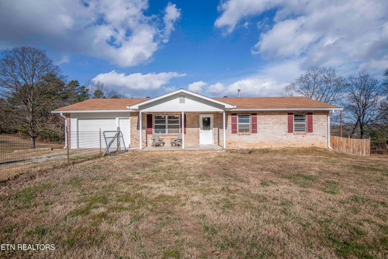 1420 West Ln, Lenoir City, TN 37771