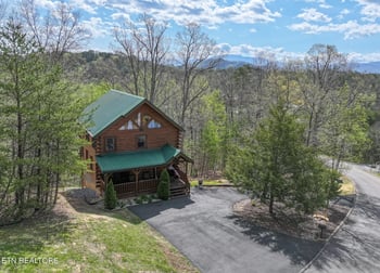 1420 Zachary Thomas Ln, Pigeon Forge, TN 37876