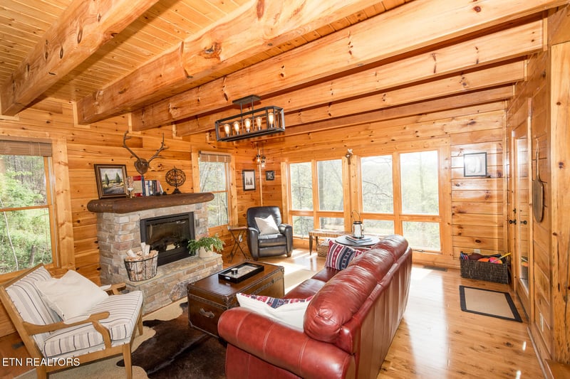 1420 Zachary Thomas Ln, Pigeon Forge, TN 37876