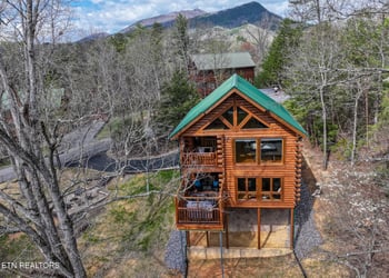 1420 Zachary Thomas Ln, Pigeon Forge, TN 37876