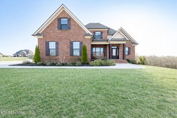 1421 Edenbridge Dr, Alcoa, TN 37701