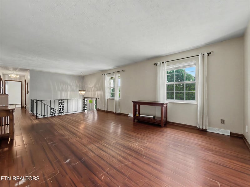 1421 Mount Vista Dr, Knoxville, TN 37920