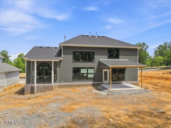 1422 Crescent Oaks Ln, Lenoir City, TN 37772