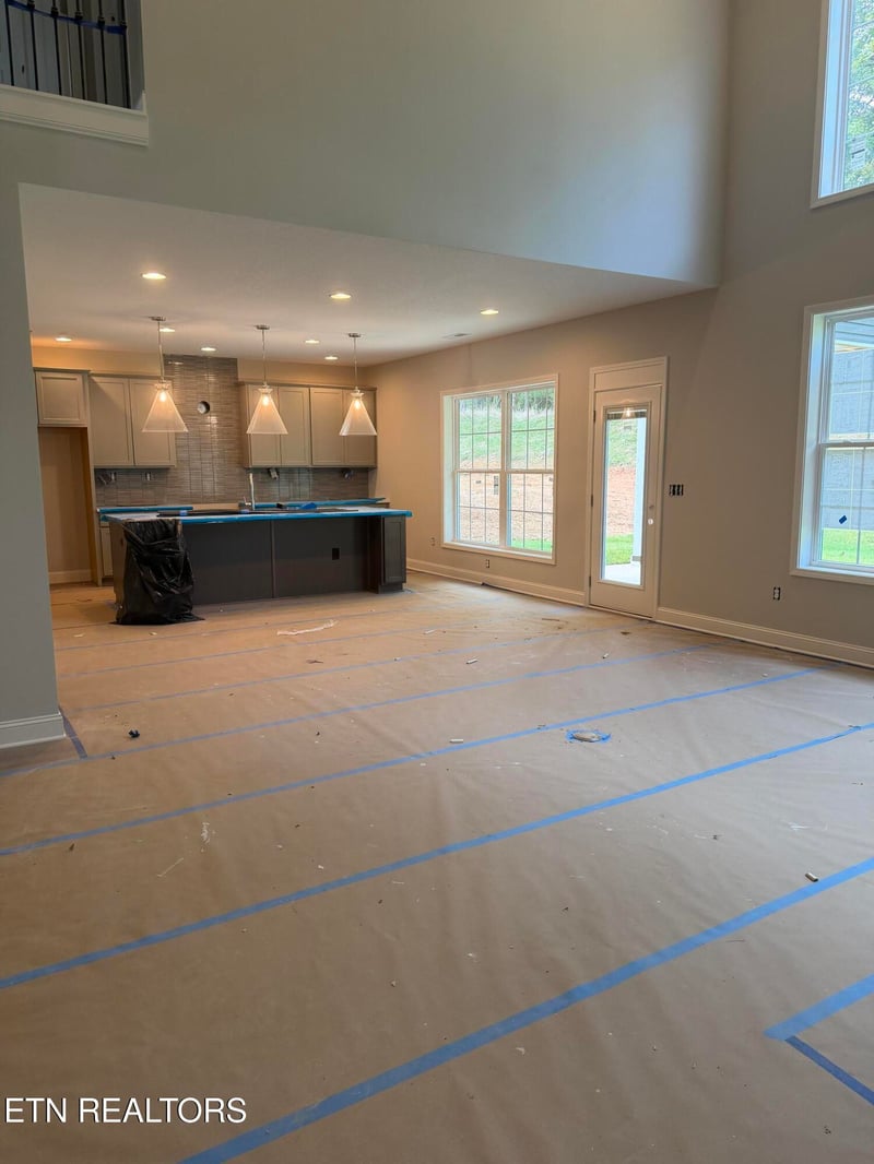 1422 Crescent Oaks Ln, Lenoir City, TN 37772