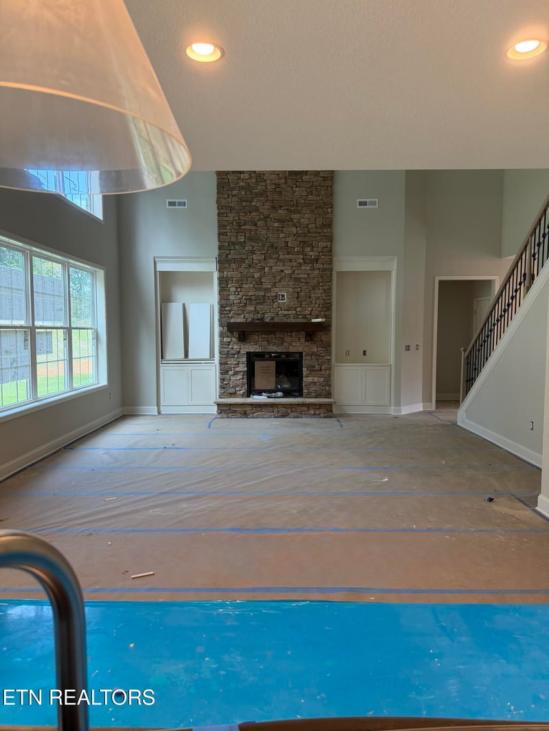 1422 Crescent Oaks Ln, Lenoir City, TN 37772