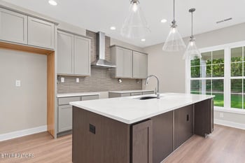 1422 Crescent Oaks Ln, Lenoir City, TN 37772