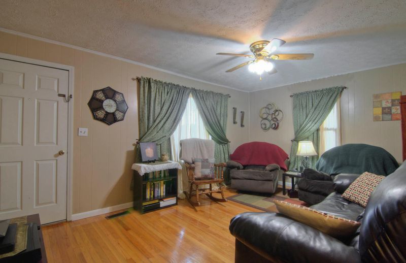 1422 Lakeview Cir, Morristown, TN 37814