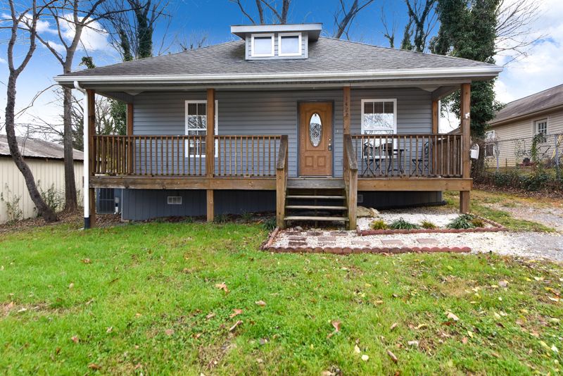 1422 Monroe Ave, Maryville, TN 37804