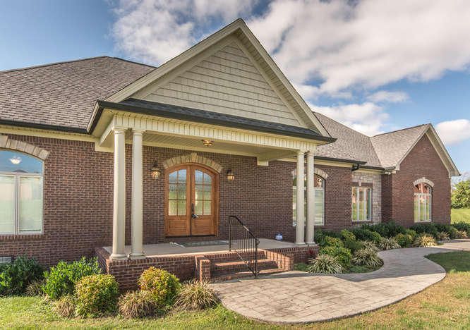 1422 Rippling Waters Cir, Sevierville, TN 37876