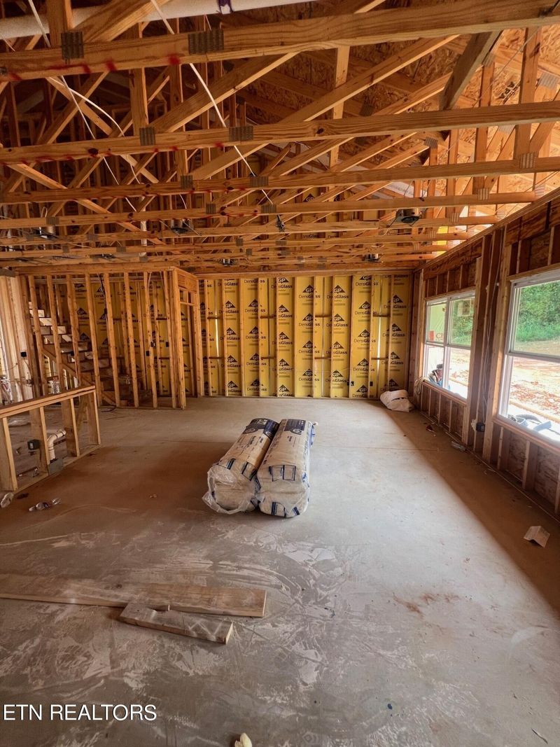 1422 Summer Meadow Dr, Powell, TN 37849