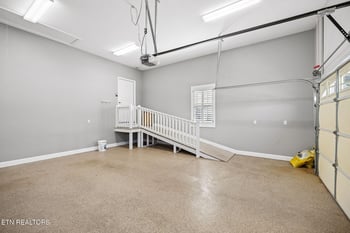 1422 Tainan Dr, Maryville, TN 37804