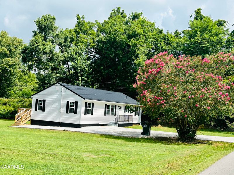 1423 Bireley St, Morristown, TN 37814