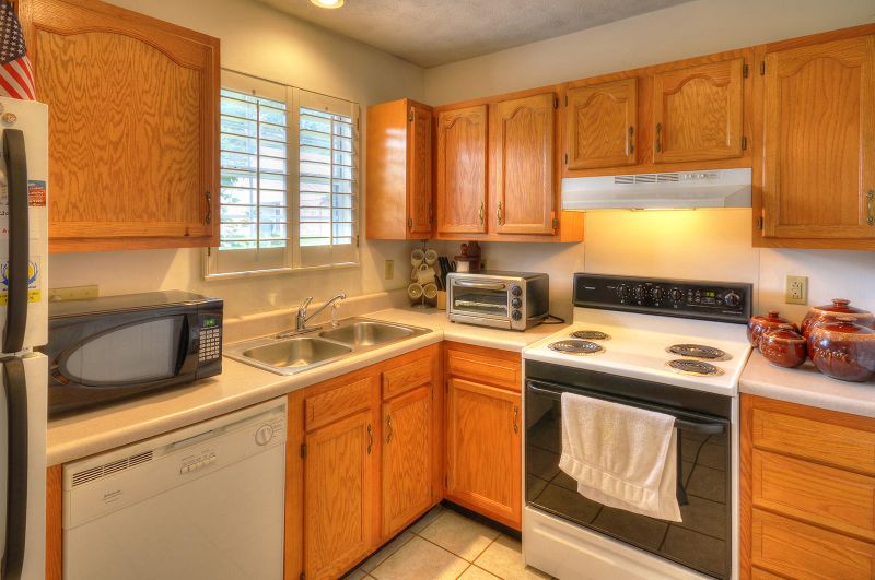 1423 Ebenezer Rd, Knoxville, TN 37922