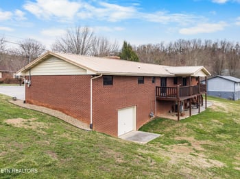 1423 Emily Dr, Sevierville, TN 37876