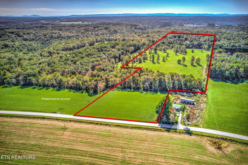 1423 Meister Hills Rd, Deer Lodge, TN 37726