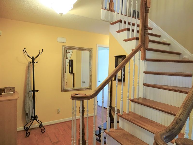 1423 Moorgate Dr, Knoxville, TN 37922