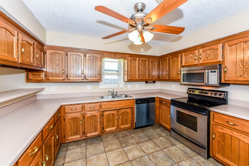 1424 Carowinds Cir, Maryville, TN 37803