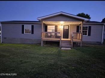 1424 Creston Rd, Crossville, TN 38571
