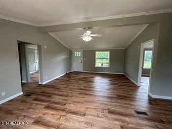 1424 Creston Rd, Crossville, TN 38571
