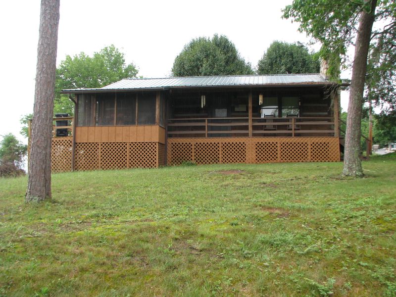 1424 East Park Ln, Sevierville, TN 37876