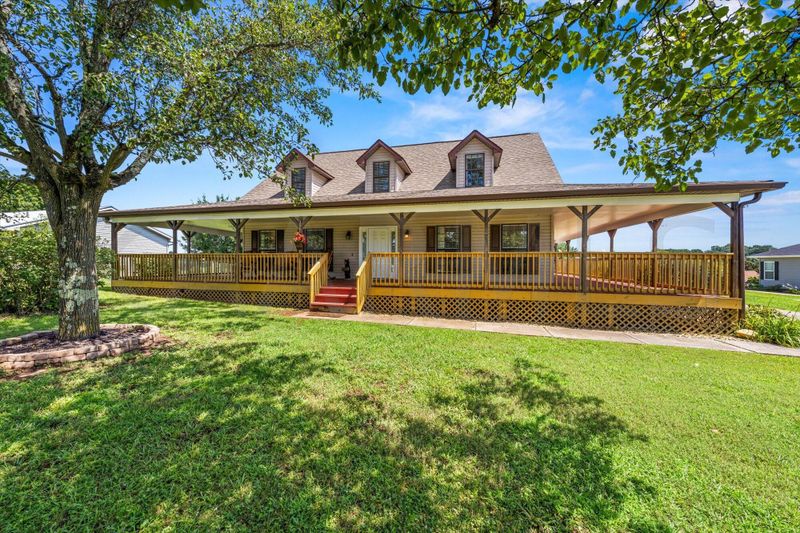 1424 Kay View Dr, Sevierville, TN 37876