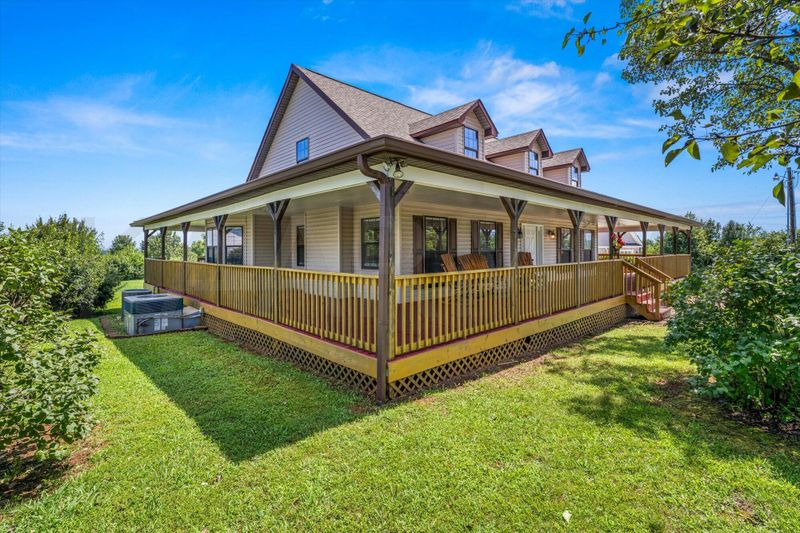 1424 Kay View Dr, Sevierville, TN 37876