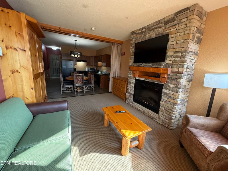 1424 Old Knoxville #14067 14069 Hwy, Sevierville, TN 37876