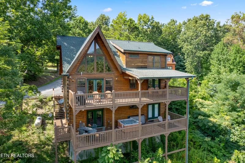 1424 Rocky Top Way, Townsend, TN 37882