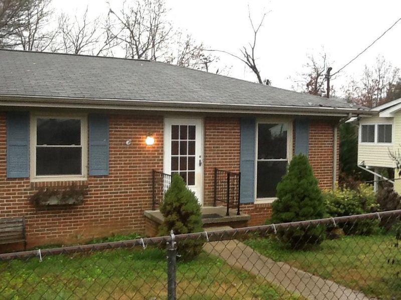 1424 Wake Robin Rd, Knoxville, TN 37918