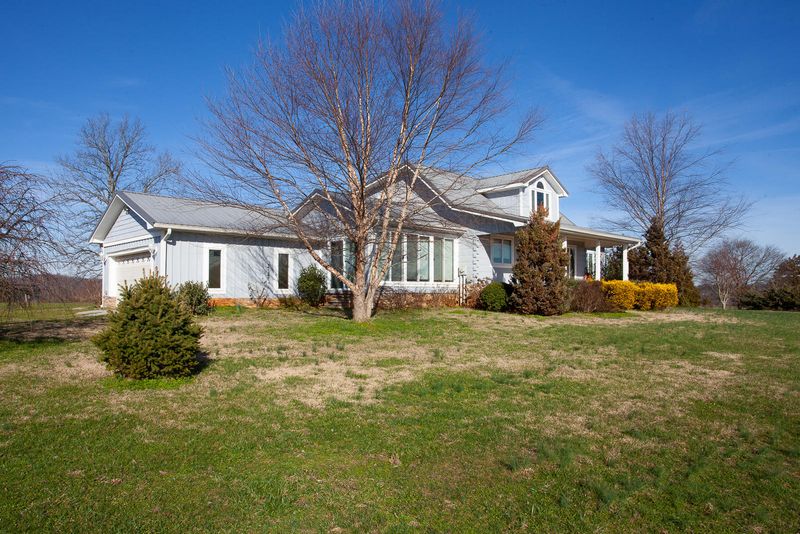 1425 Oak Grove Rd, Madisonville, TN 37354