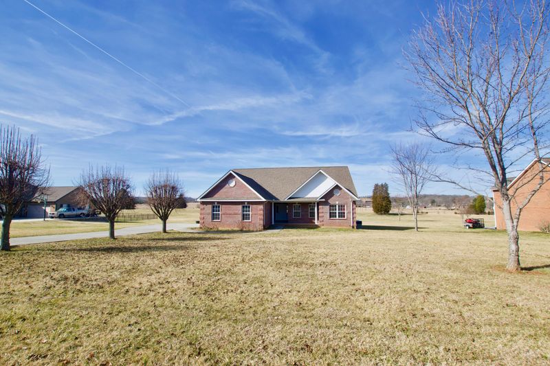 1426 Craigs Chapel Rd, Greenback, TN 37742