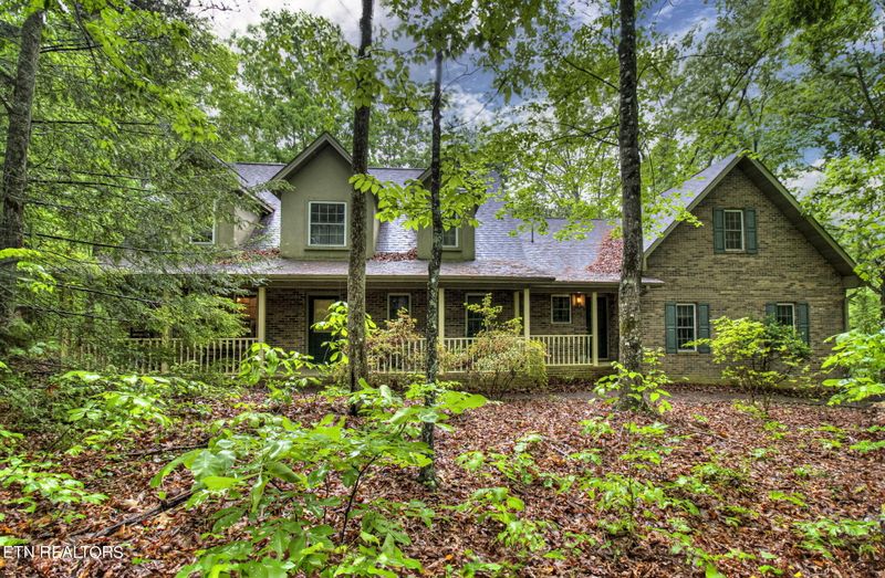 1426 Snappwood Dr, Sevierville, TN 37862