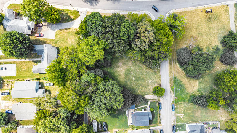 1426 W Baxter Ave, Knoxville, TN 37921