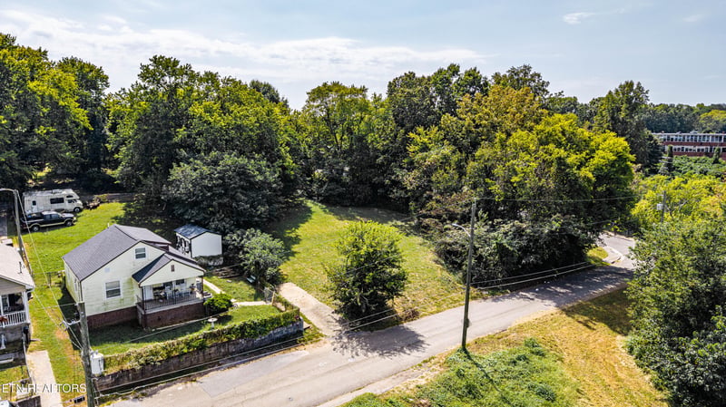 1426 W Baxter Ave, Knoxville, TN 37921