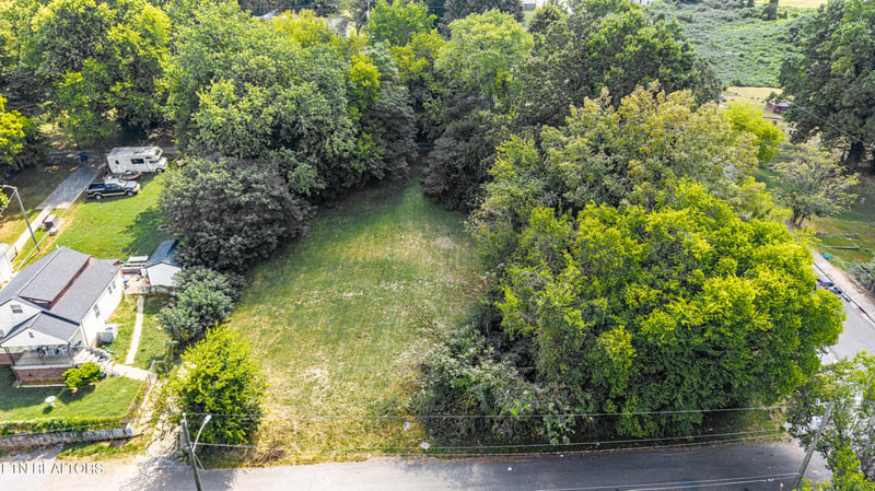 1426 W Baxter Ave, Knoxville, TN 37921