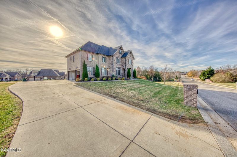 1427 Aberdeen Dr, Alcoa, TN 37701