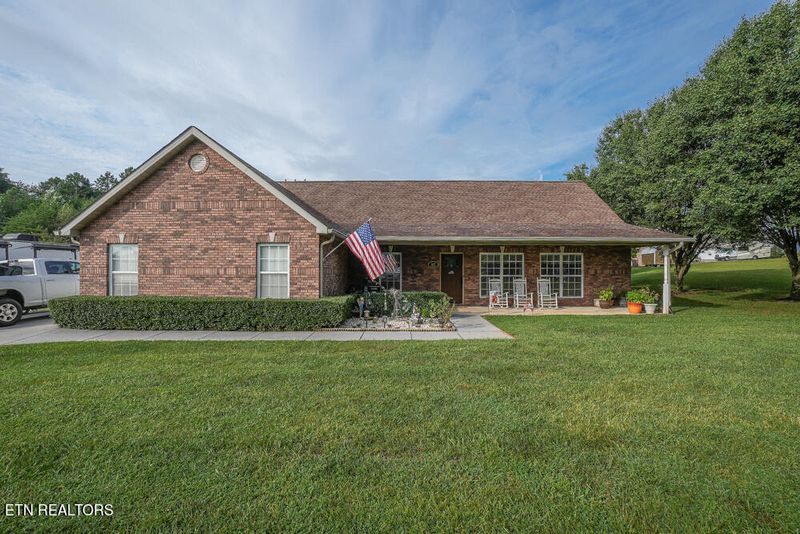 1427 Andera Dr, Maryville, TN 37801
