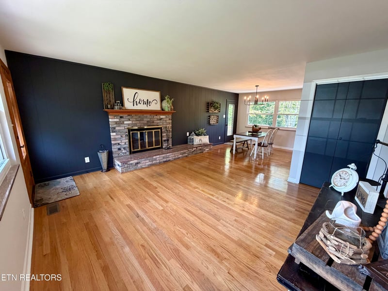 1427 Creekwood Dr, Knoxville, TN 37918