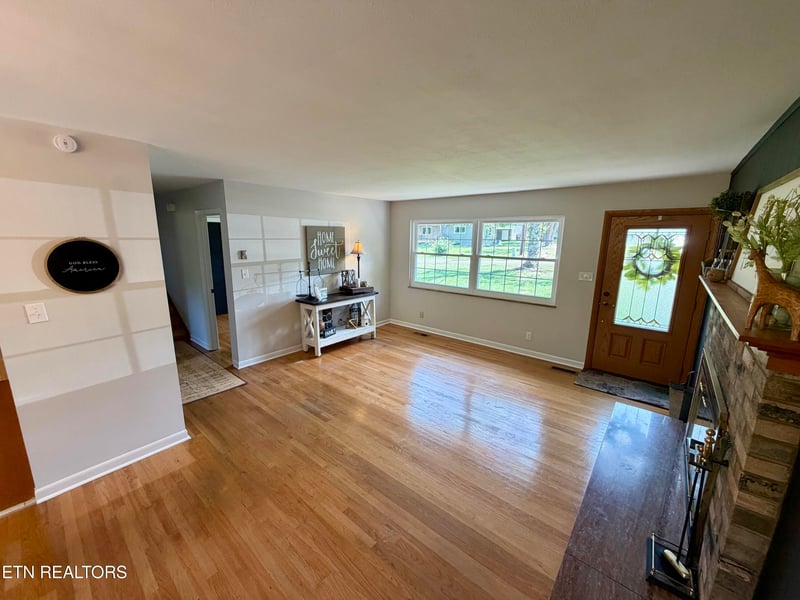 1427 Creekwood Dr, Knoxville, TN 37918