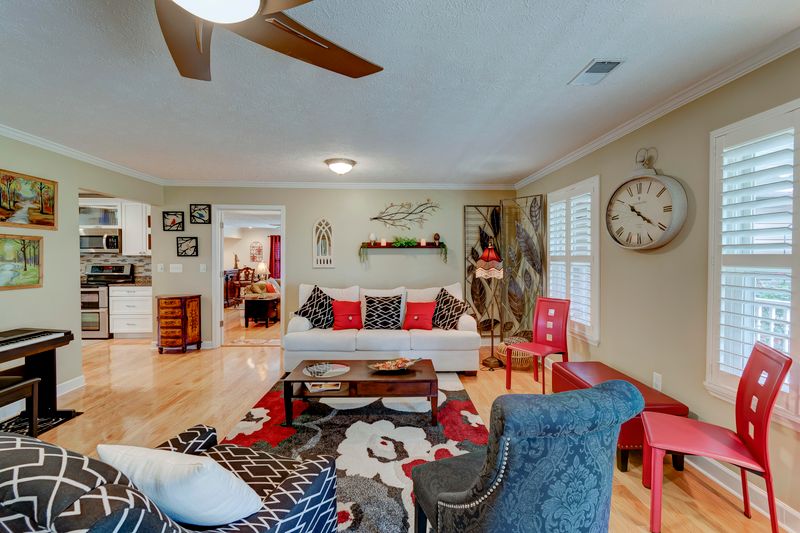 1428 Hillside Dr, Sevierville, TN 37876