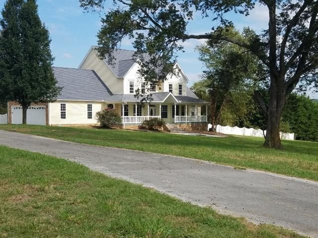 1428 Indian Warpath Rd, Sevierville, TN 37876