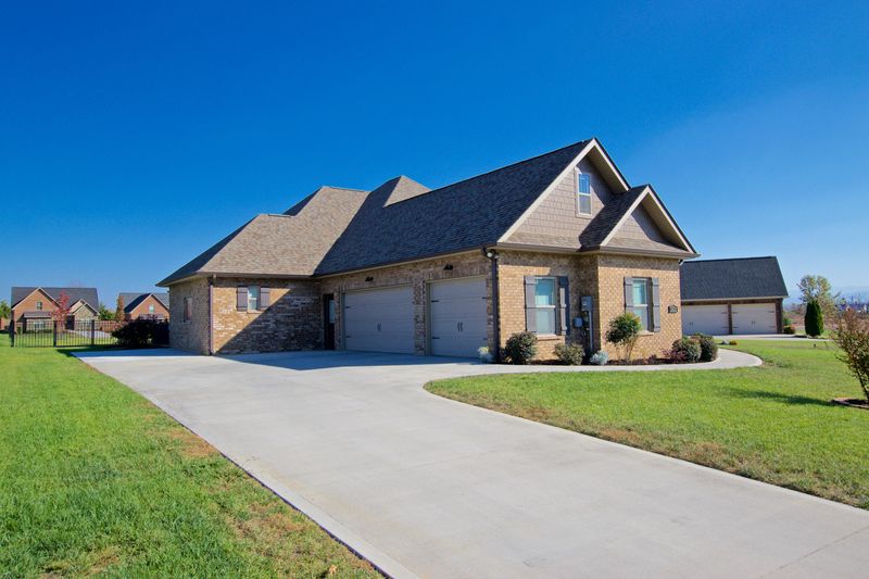 1428 St Thomas Way, Alcoa, TN 37701