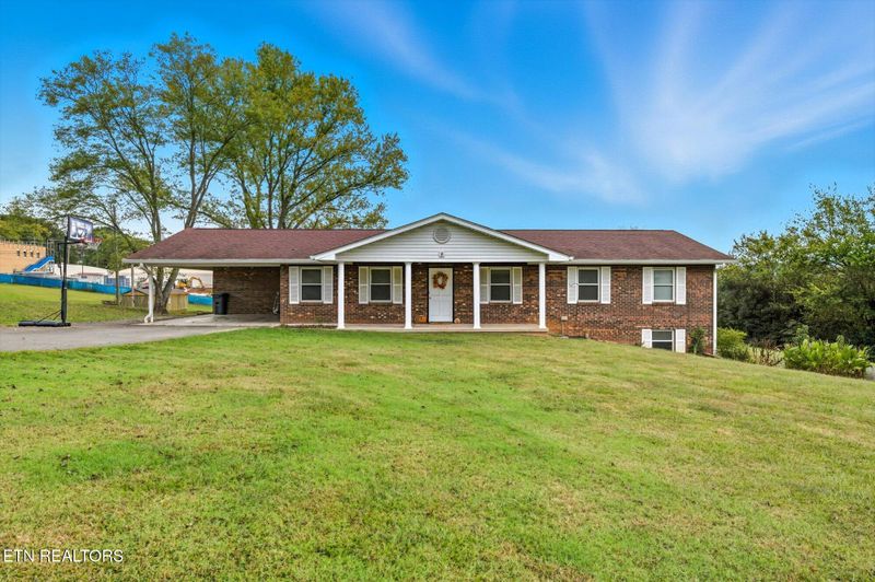1429 Grove St, Loudon, TN 37774