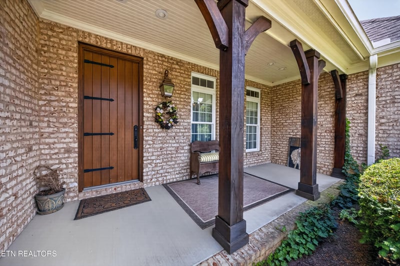 143 Amberly Ct, Lenoir City, TN 37772