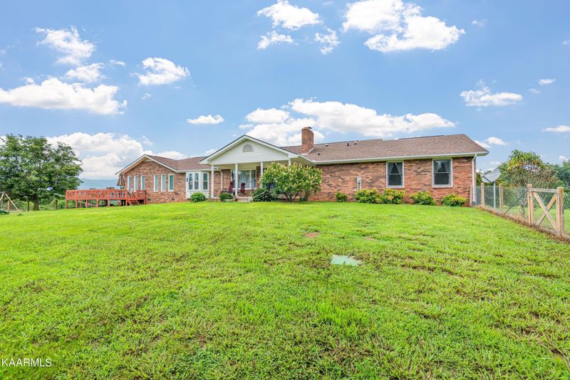 143 Auxier Ln, Jacksboro, TN 37757