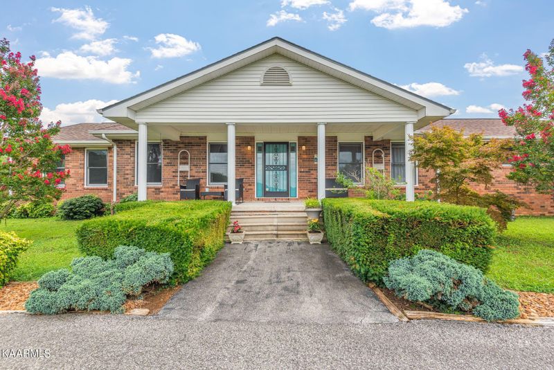 143 Auxier Ln, Jacksboro, TN 37757
