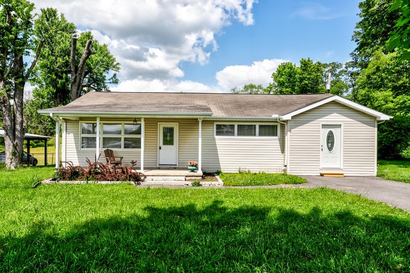 143 Dossett Ln, Jacksboro, TN 37757