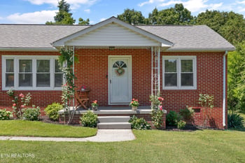 143 Fairview Dr, Maryville, TN 37803