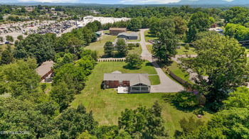 143 Fairview Dr, Maryville, TN 37803