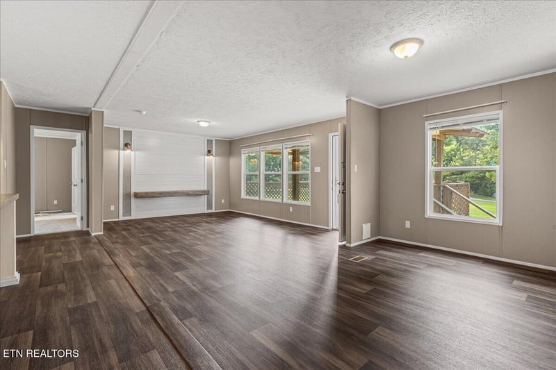 143 Greenbriar Rd, Sweetwater, TN 37874
